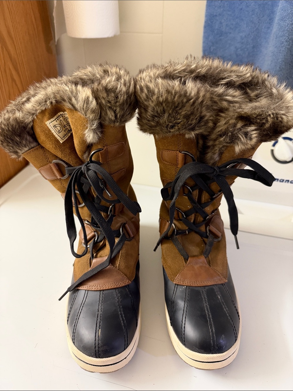 LG Tan and Black Faux-Fur Lace-Up Winter Rain Boots